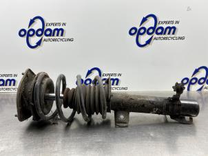 Gebruikte Mac Phersonpoot rechts-voor Mini Clubman (R55) 1.6 16V Cooper Prijs € 50,00 Margeregeling aangeboden door Gebr Opdam B.V.