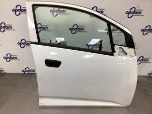 Gebruikte Portier 4Deurs rechts-voor Chevrolet Spark (M300) 1.0 16V Bifuel Prijs € 75,00 Margeregeling aangeboden door Gebr Opdam B.V.