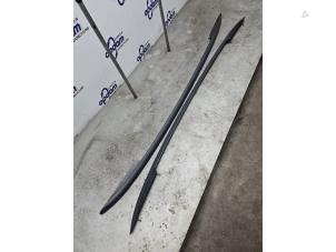 Gebruikte Roofrail set Skoda Kodiaq 1.5 TSI 150 ACT 16V Prijs € 225,00 Margeregeling aangeboden door Gebr Opdam B.V.