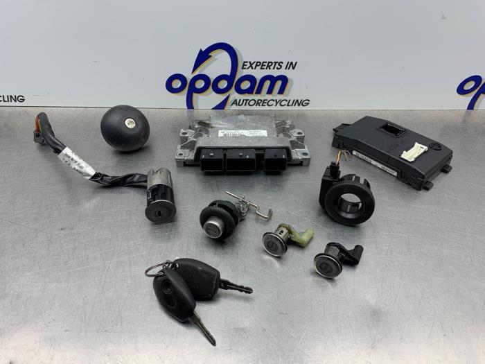 Gebruikte Computer Motormanagement Dacia Sandero I (BS) 1.2 16V Prijs € 300,00 Margeregeling aangeboden door Gebr Opdam B.V.