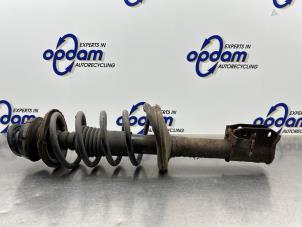 Gebruikte Mac Phersonpoot rechts-voor Dacia Sandero I (BS) 1.2 16V Prijs € 50,00 Margeregeling aangeboden door Gebr Opdam B.V.