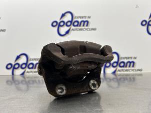 Gebruikte Remklauw (Tang) links-voor Dacia Sandero I (BS) 1.2 16V Prijs € 50,00 Margeregeling aangeboden door Gebr Opdam B.V.