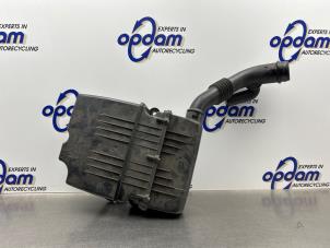 Gebruikte Luchtfilterhuis Lancia Ypsilon (843) 1.4 Prijs € 75,00 Margeregeling aangeboden door Gebr Opdam B.V.