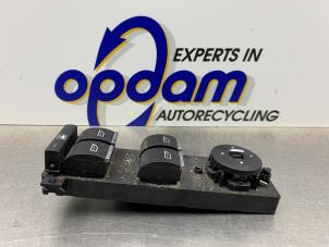 Gebruikte Ruit schakelaar elektrisch Ford Focus 2 Wagon 1.6 16V Prijs € 50,00 Margeregeling aangeboden door Gebr Opdam B.V.