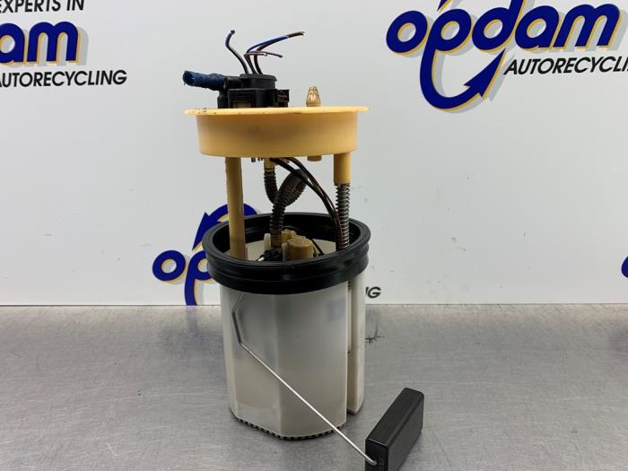 Gebruikte Brandstofpomp Elektrisch Volkswagen Polo V (6R) 1.6 TDI 16V 105 Prijs € 75,00 Margeregeling aangeboden door Gebr Opdam B.V.