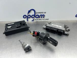 Gebruikte Computer Motormanagement Renault Clio III (BR/CR) 1.2 16V TCe 100 Prijs € 300,00 Margeregeling aangeboden door Gebr Opdam B.V.