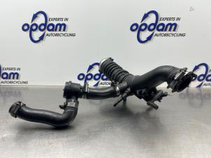 Gebruikte Turboslang Renault Clio III (BR/CR) 1.2 16V TCe 100 Prijs € 50,00 Margeregeling aangeboden door Gebr Opdam B.V.