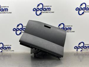 Gebruikte Dashboardkastje Peugeot Partner (GC/GF/GG/GJ/GK) 1.6 HDI 90 16V Prijs € 60,50 Inclusief btw aangeboden door Gebr Opdam B.V.