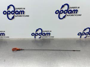 Gebruikte Olie Peilstok Volkswagen Golf V (1K1) 1.4 TSI 122 16V Prijs € 15,00 Margeregeling aangeboden door Gebr Opdam B.V.