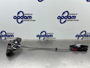 Gebruikte Portierslot Mechaniek 4Deurs rechts-voor Ford Mondeo IV Wagon 1.6 Ti 16V Prijs € 50,00 Margeregeling aangeboden door Gebr Opdam B.V.