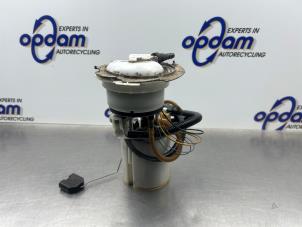 Gebruikte Benzinepomp Volkswagen Passat Variant (3C5) 2.0 FSI 16V Prijs € 100,00 Margeregeling aangeboden door Gebr Opdam B.V.