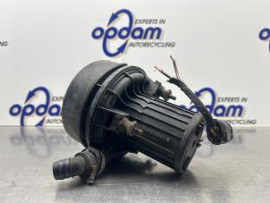 Gebruikte Luchtpomp Uitlaatgas BMW 5 serie (E60) 520i 24V Prijs € 75,00 Margeregeling aangeboden door Gebr Opdam B.V.