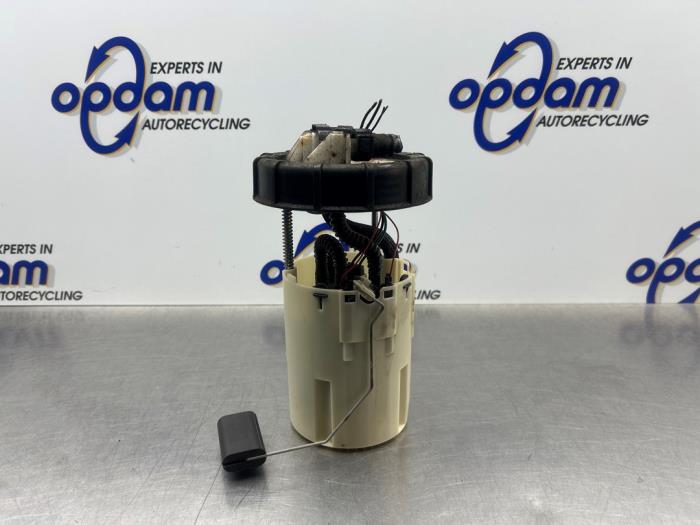 Gebruikte Benzinepomp Nissan Almera (N16) 1.5 16V Prijs € 49,00 Margeregeling aangeboden door Gebr Opdam B.V.