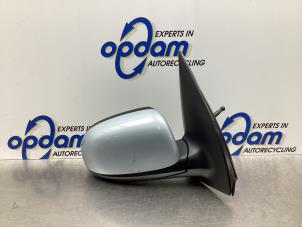 Gebruikte Buitenspiegel rechts Hyundai i10 (F5) 1.2i 16V Prijs € 50,00 Margeregeling aangeboden door Gebr Opdam B.V.