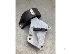 Gebruikte Motorrubber Renault Clio IV Estate/Grandtour (7R) 0.9 Energy TCE 12V Prijs € 30,00 Margeregeling aangeboden door Gebr Opdam B.V.