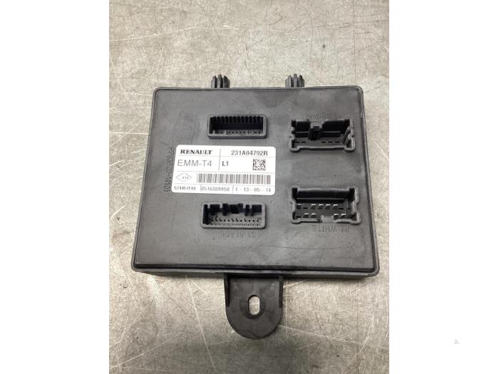 Gebruikte Computer Body Control Renault Clio IV Estate/Grandtour (7R) 0.9 Energy TCE 12V Prijs € 75,00 Margeregeling aangeboden door Gebr Opdam B.V.