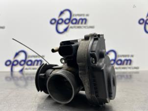 Gebruikte Gasklephuis Volkswagen Polo III (6N1) 1.4i 60 Prijs € 50,00 Margeregeling aangeboden door Gebr Opdam B.V.