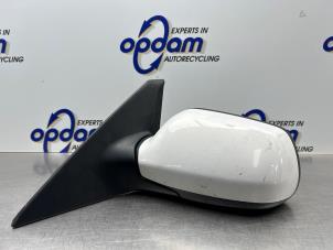 Gebruikte Spiegel Buiten links Mazda 3 Sport (BK) 1.6i 16V Prijs € 50,00 Margeregeling aangeboden door Gebr Opdam B.V.