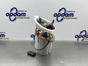 Gebruikte Benzinepomp Mini Mini (F56) 2.0 16V Cooper S Prijs € 150,00 Margeregeling aangeboden door Gebr Opdam B.V.