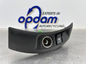 Gebruikte Schakelaar ESP Volvo V50 (MW) 2.4 20V Prijs € 20,00 Margeregeling aangeboden door Gebr Opdam B.V.