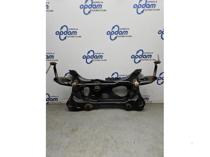 Gebruikte Subframe Volkswagen Golf VII (AUA) 1.4 GTE 16V Prijs € 100,00 Margeregeling aangeboden door Gebr Opdam B.V.