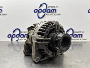 Gebruikte Dynamo Opel Astra H GTC (L08) 1.6 16V Prijs € 75,00 Margeregeling aangeboden door Gebr Opdam B.V.