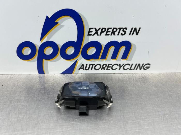 Gebruikte Sensor regen Opel Astra H GTC (L08) 1.6 16V Prijs € 25,00 Margeregeling aangeboden door Gebr Opdam B.V.