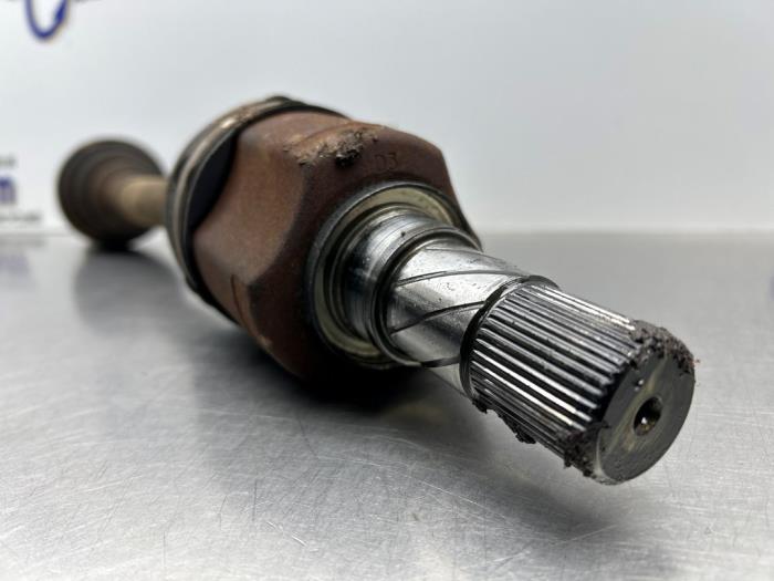 Aandrijfas links-voor van een Renault Grand Scénic II (JM) 2.0 16V 2008