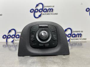 Gebruikte Navigatie bedienings paneel Renault Grand Scénic II (JM) 2.0 16V Prijs € 75,00 Margeregeling aangeboden door Gebr Opdam B.V.