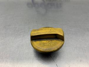 Gebruikte Oliedop Opel Astra G Caravan (F35) 1.6 16V Prijs € 10,00 Margeregeling aangeboden door Gebr Opdam B.V.