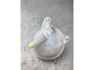 Gebruikte Expansievat Volkswagen Golf VII (AUA) 1.4 GTE 16V Prijs € 15,00 Margeregeling aangeboden door Gebr Opdam B.V.