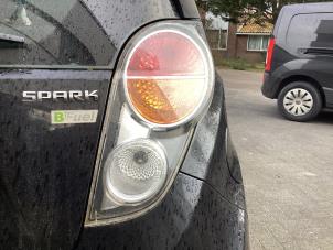 Gebruikte Achterlicht rechts Chevrolet Spark (M300) 1.0 16V Bifuel Prijs € 50,00 Margeregeling aangeboden door Gebr Opdam B.V.