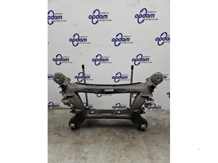 Gebruikte Subframe Mercedes C (W205) C-350 e 2.0 16V Prijs € 300,00 Margeregeling aangeboden door Gebr Opdam B.V.