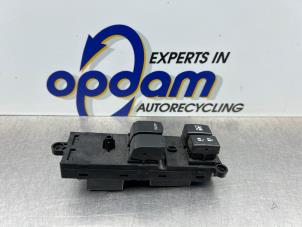 Gebruikte Elektrisch Raam Schakelaar Suzuki Swift (ZA/ZC/ZD) 1.2 16V Prijs € 50,00 Margeregeling aangeboden door Gebr Opdam B.V.