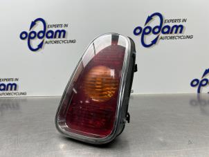 Gebruikte Achterlicht rechts BMW Mini One/Cooper (R50) 1.6 16V Cooper Prijs € 25,00 Margeregeling aangeboden door Gebr Opdam B.V.