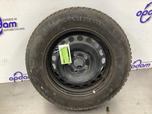 Gebruikte Velg + Winterband Volkswagen Caddy IV 1.6 TDI 16V Prijs € 75,00 Margeregeling aangeboden door Gebr Opdam B.V.