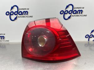Gebruikte Achterlicht rechts Volkswagen Golf V (1K1) 2.0 FSI 16V Prijs € 40,00 Margeregeling aangeboden door Gebr Opdam B.V.