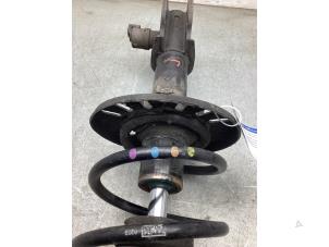 Gebruikte Mac Phersonpoot rechts-voor Peugeot 508 (F3/FB/FH/FP) 1.6 16V GT PureTech 225 Prijs € 100,00 Margeregeling aangeboden door Gebr Opdam B.V.