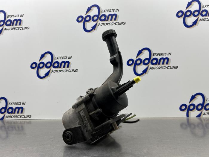 Gebruikte Pomp Servo Peugeot Partner (GC/GF/GG/GJ/GK) 1.6 HDI 90 Prijs € 150,00 Margeregeling aangeboden door Gebr Opdam B.V.