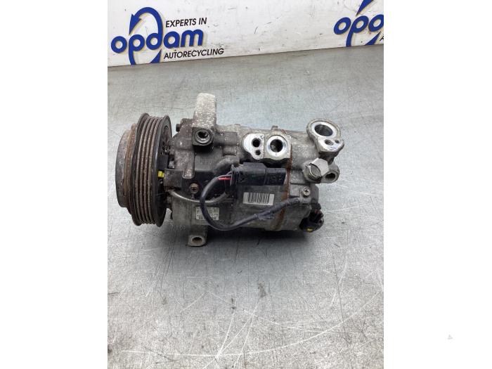 Gebruikte Aircopomp Mercedes CLA (118.3) 2.0 CLA-220 Turbo 16V Prijs € 175,00 Margeregeling aangeboden door Gebr Opdam B.V.