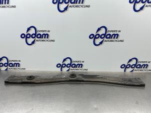 Gebruikte Radiateurbalk Suzuki Alto 1.0 12V Prijs € 35,00 Margeregeling aangeboden door Gebr Opdam B.V.