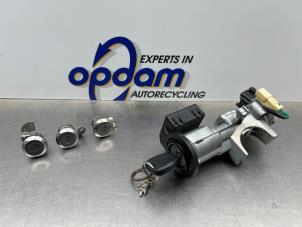 Gebruikte Cilinderslotenset (compleet) Suzuki Alto 1.0 12V Prijs € 100,00 Margeregeling aangeboden door Gebr Opdam B.V.