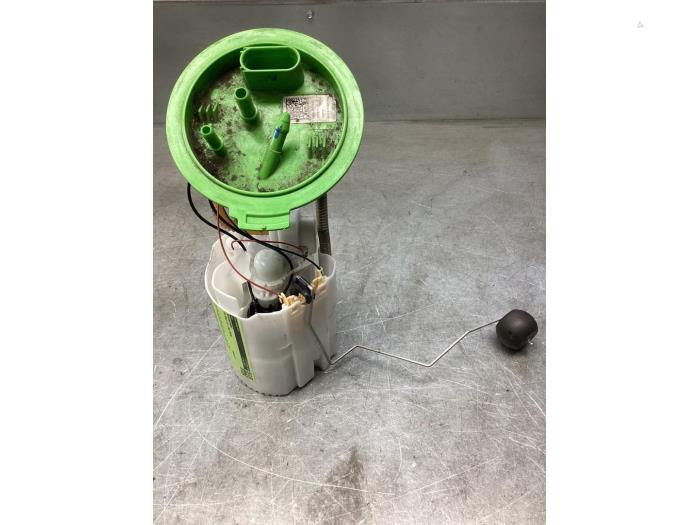 Gebruikte Benzinepomp Volkswagen Golf VII (AUA) 1.4 GTE 16V Prijs € 50,00 Margeregeling aangeboden door Gebr Opdam B.V.