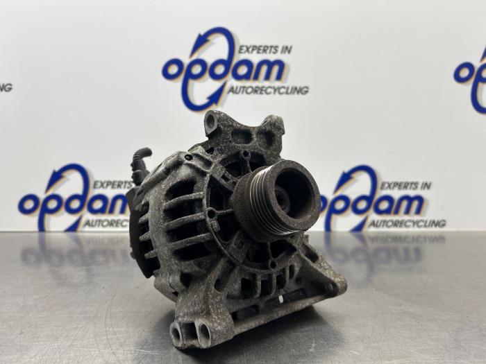 Gebruikte Dynamo Mercedes A (W169) 1.7 A-170 5-Drs. Prijs € 50,00 Margeregeling aangeboden door Gebr Opdam B.V.