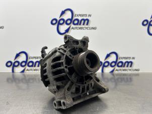 Gebruikte Dynamo Mercedes A (W169) 1.7 A-170 5-Drs. Prijs € 50,00 Margeregeling aangeboden door Gebr Opdam B.V.