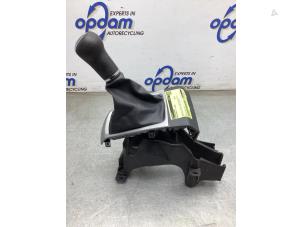 Gebruikte Versnellingspook Nissan Micra (K14) 1.0 IG-T 100 Prijs € 35,00 Margeregeling aangeboden door Gebr Opdam B.V.