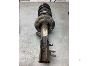 Gebruikte Mac Phersonpoot rechts-voor Opel Mokka/Mokka X 1.4 Turbo 16V 4x2 Prijs € 60,00 Margeregeling aangeboden door Gebr Opdam B.V.