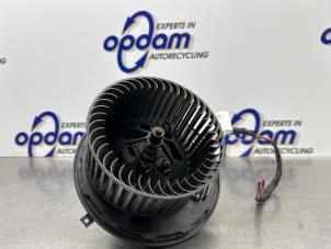 Gebruikte Chaufage Ventilatiemotor BMW 3 serie (E90) 320i 16V Prijs € 75,00 Margeregeling aangeboden door Gebr Opdam B.V.