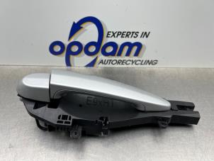 Gebruikte Deurgreep 4Deurs rechts-achter BMW 3 serie (E90) 320i 16V Prijs € 35,00 Margeregeling aangeboden door Gebr Opdam B.V.