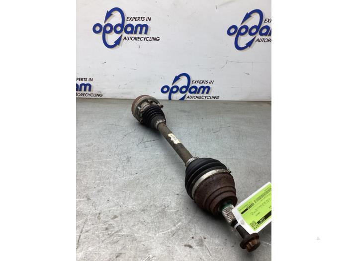 Gebruikte Steekas links-voor Volkswagen Passat Variant (3G5) 1.4 TSI 16V Prijs € 150,00 Margeregeling aangeboden door Gebr Opdam B.V.